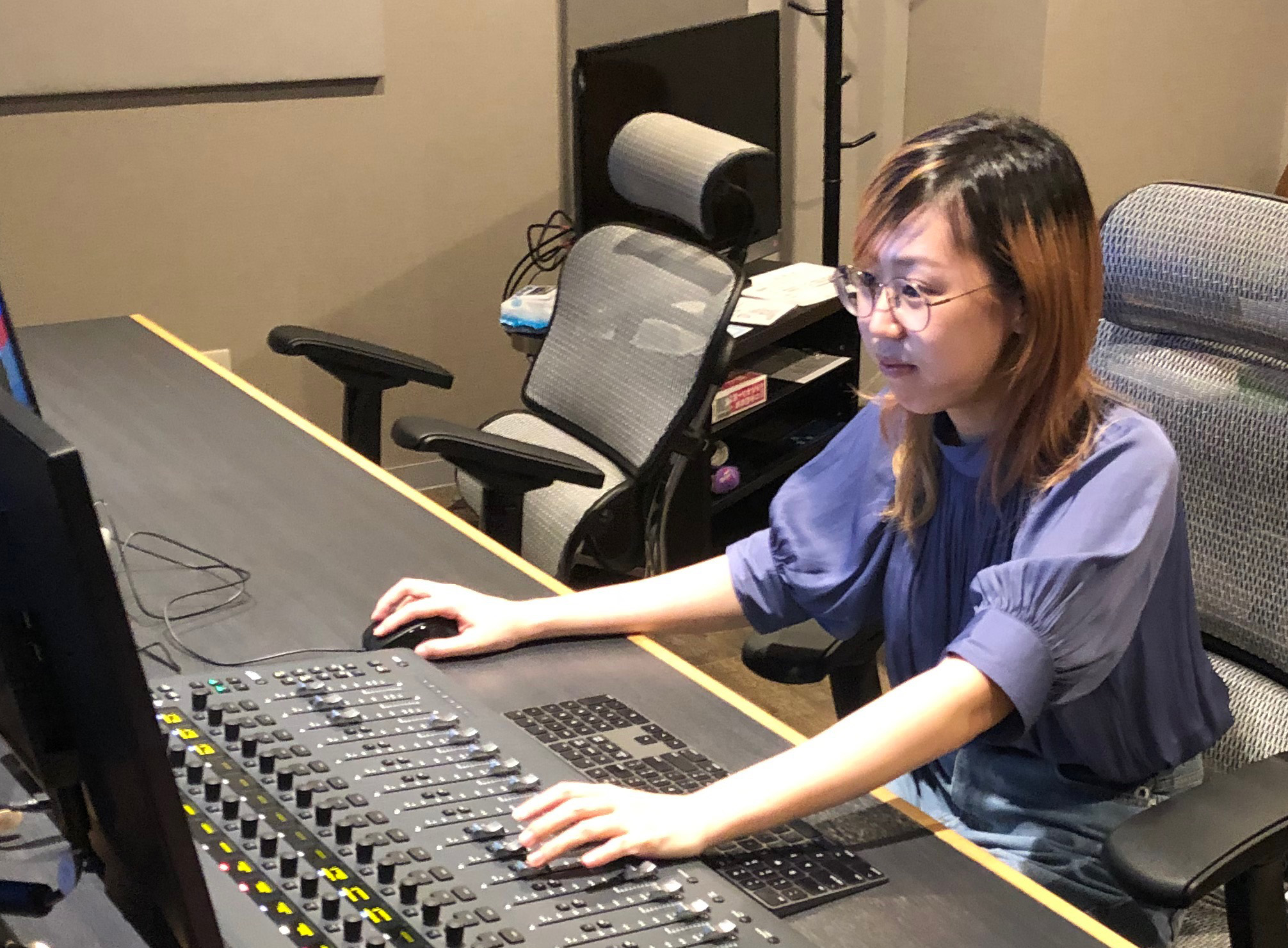 作業中の樋口さん