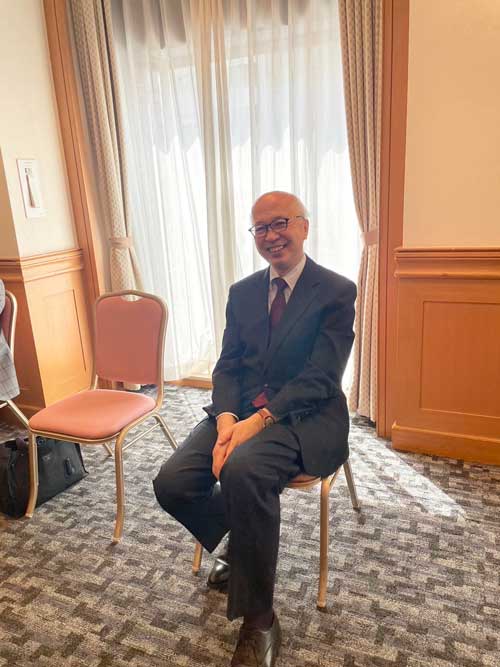 会場で休憩中の森田社長