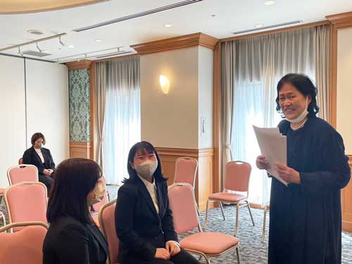 新入社員と経理の森田さん