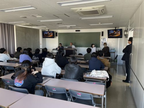 会社説明会の本番の風景