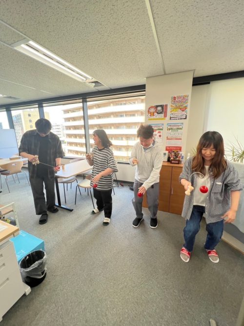 団体戦に挑戦するグループ