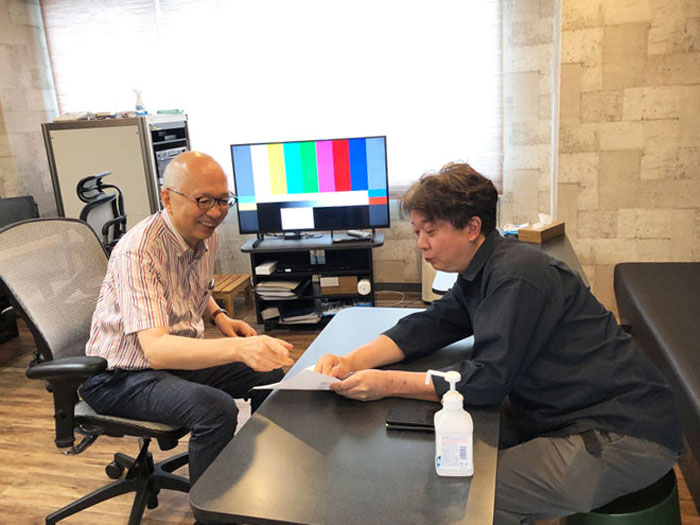 北澤さんと談笑する森田社長