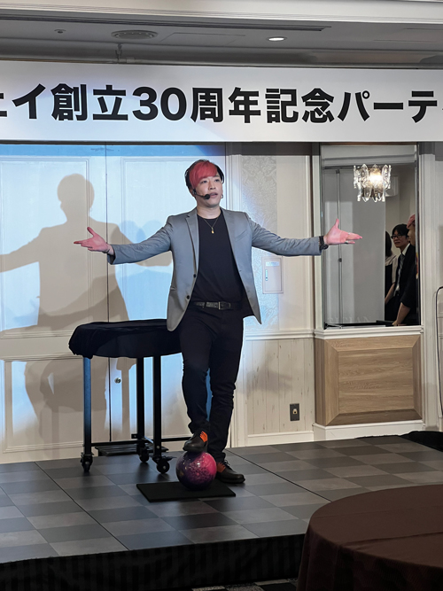 イラストから本物のボーリングの玉を出したミタマさん