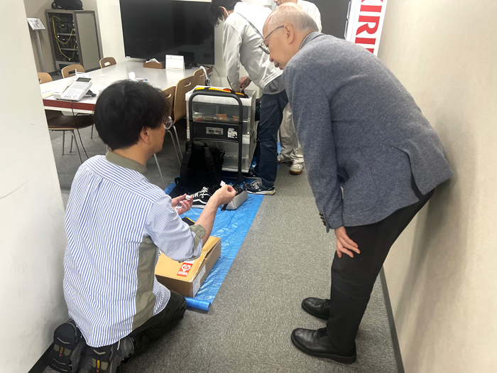 社長と業者さんの打合せの様子