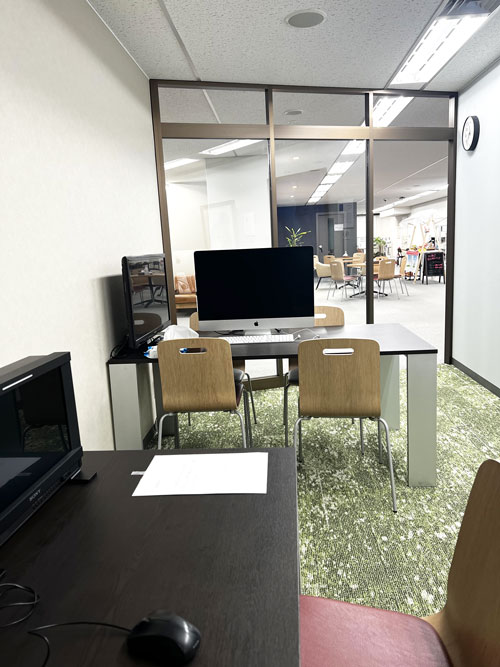 edit9 室内から見たロビーの風景