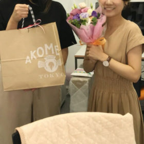 退職されるスタッフと社員