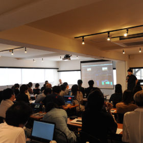 Premiere講習会を受ける関係者