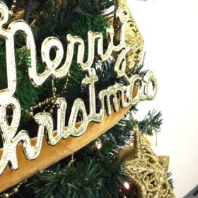 金のクリスマスツリー