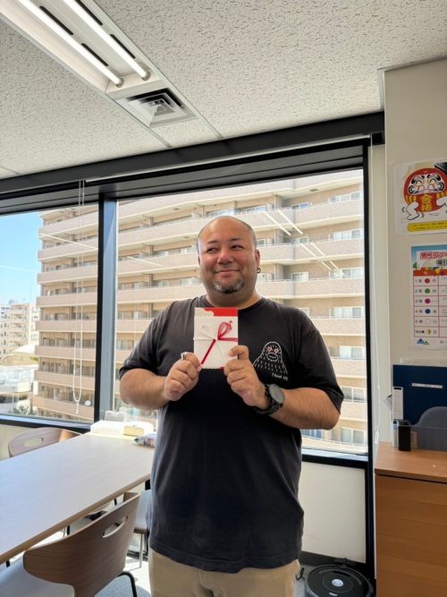 くじで当たった社員