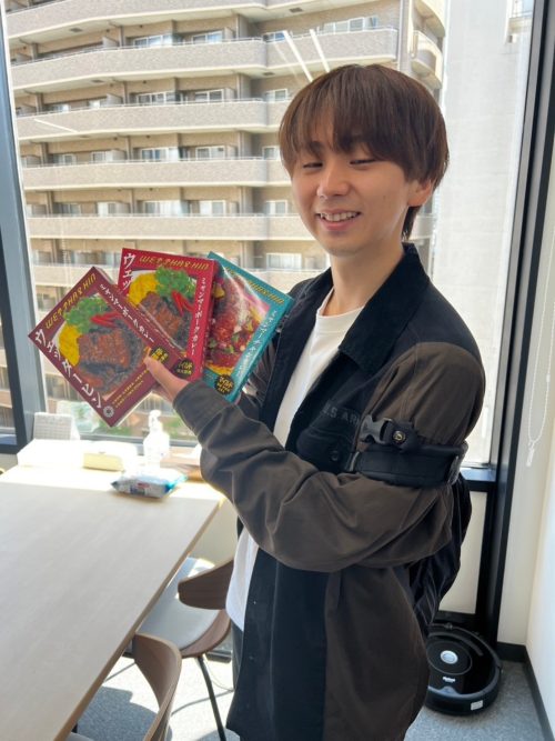 福引きでカレーが当たった社員