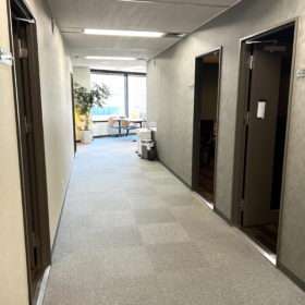 エムジェイスタジオ通路