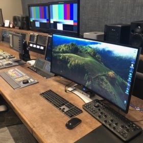 EDIT3 曲面大型モニター